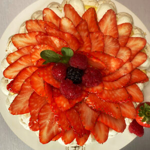 Pavlova de Frutos Rojos Crema de Limón