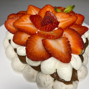 Pavlova de Frutos Rojos Dulce de Leche